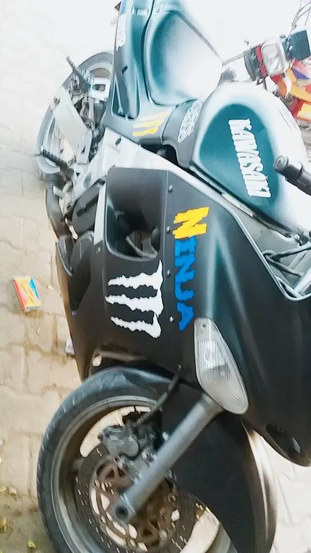 kawasaki ninja zzr600