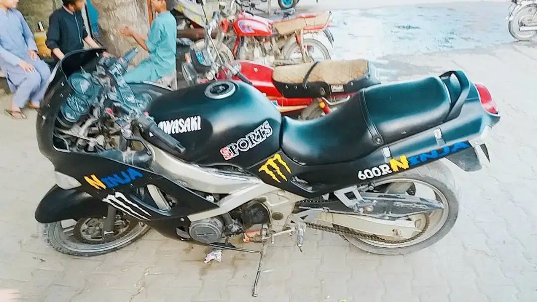 kawasaki ninja zzr600