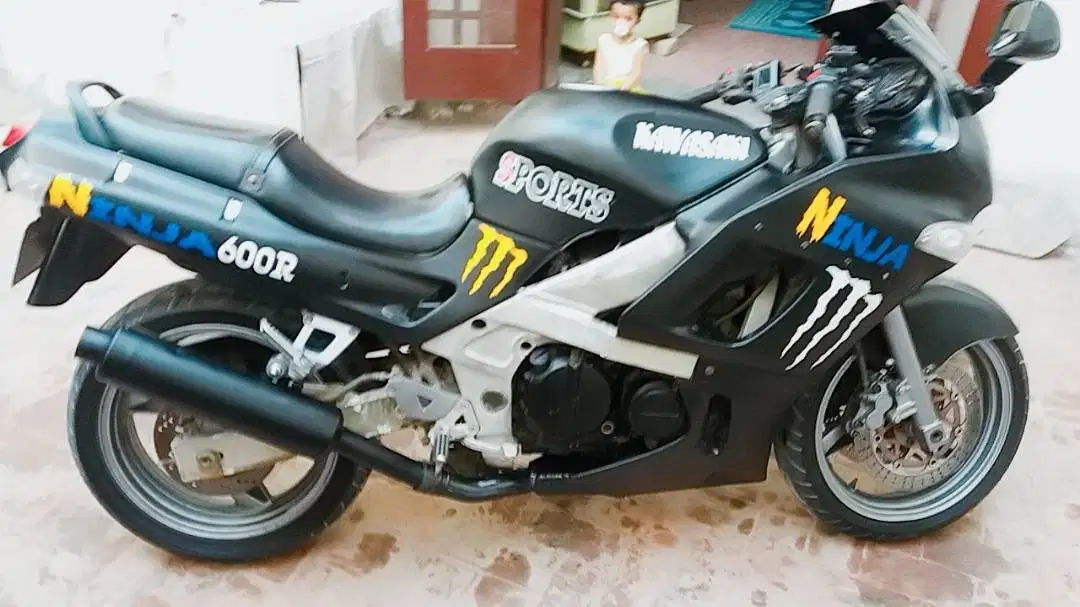 kawasaki ninja zzr600