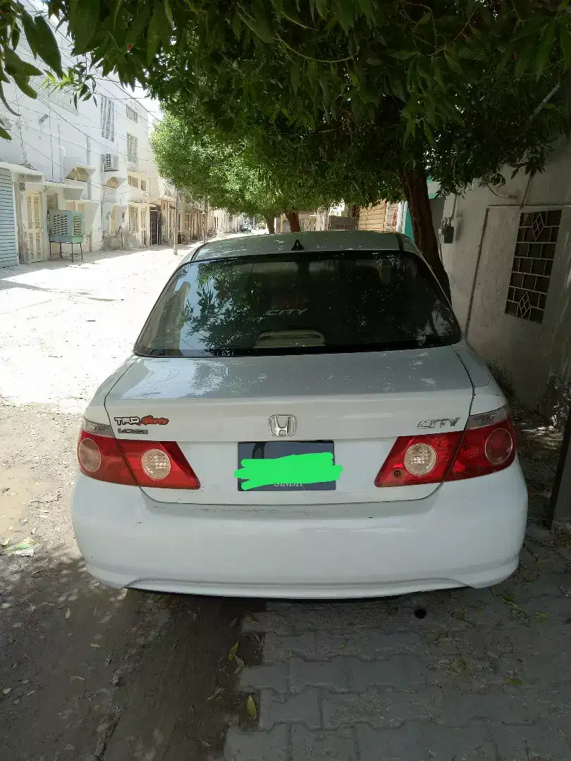 Honda City IDSI 2006 White color Car for urgent sale in Rahim Yar Khan