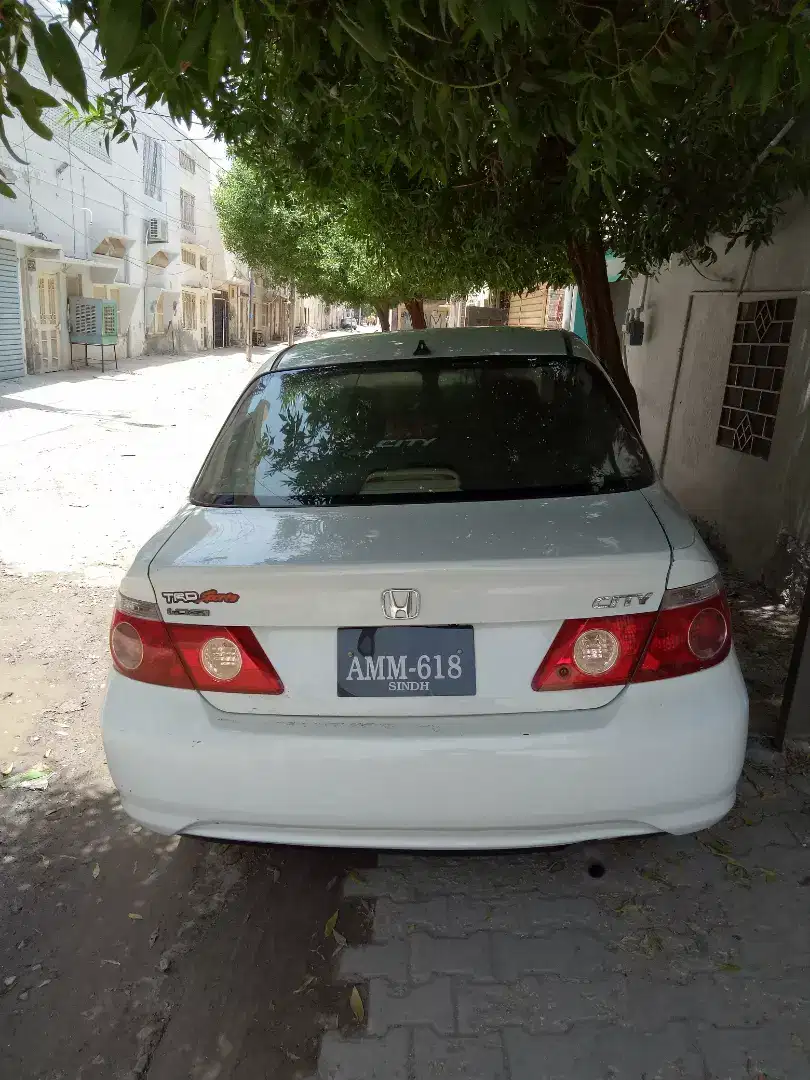 Honda City IDSI 2006 White color Car for urgent sale in Rahim Yar Khan