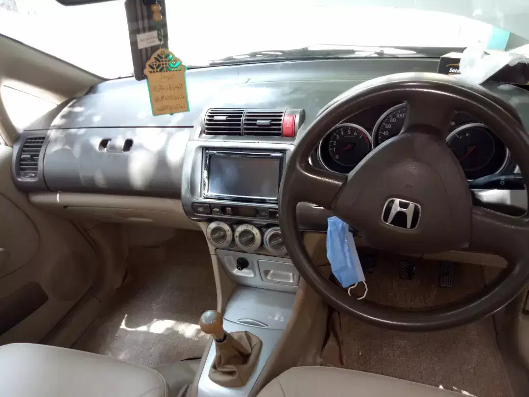 Honda City IDSI 2006 White color Car for urgent sale in Rahim Yar Khan