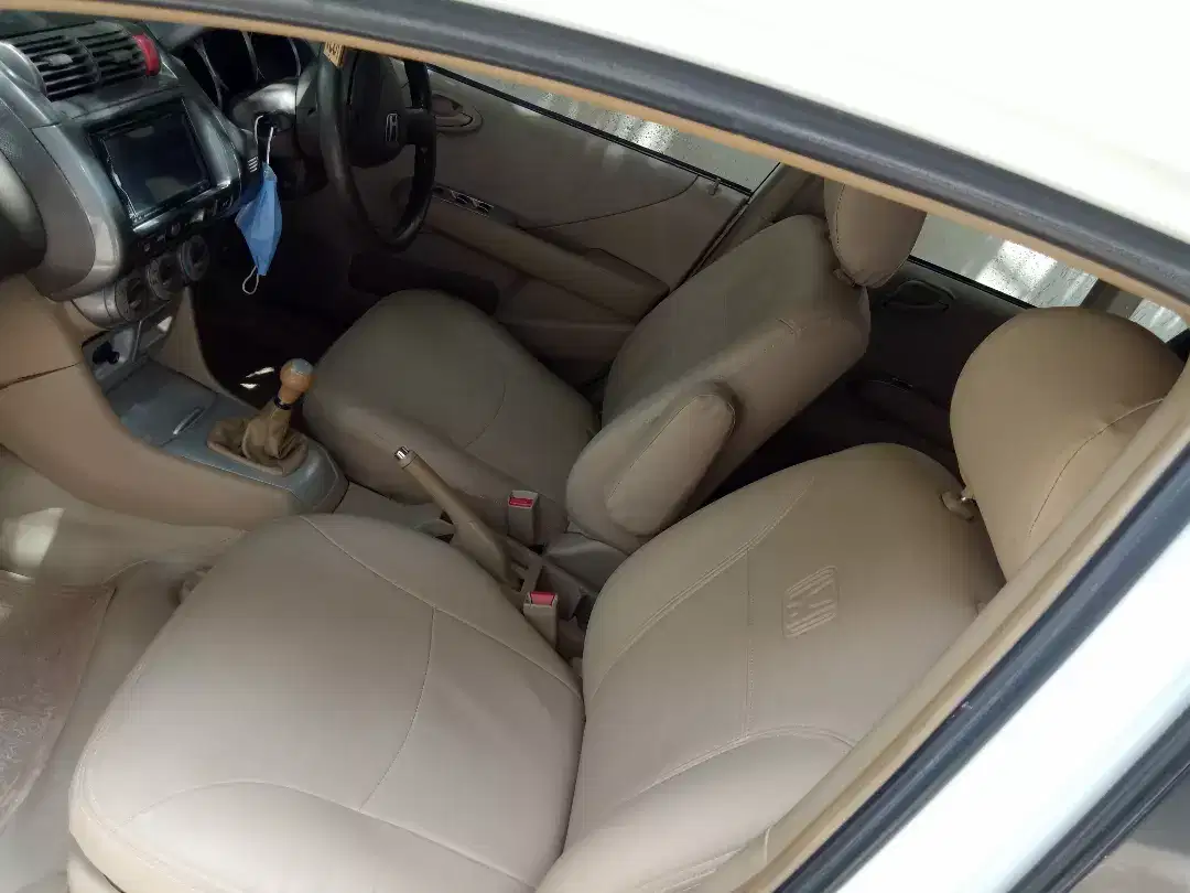 Honda City IDSI 2006 White color Car for urgent sale in Rahim Yar Khan