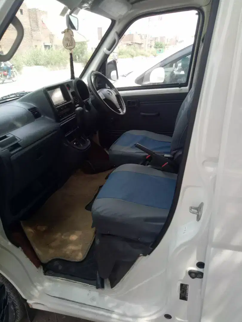 New condition gari.faimly car total genian garnti ky saat.