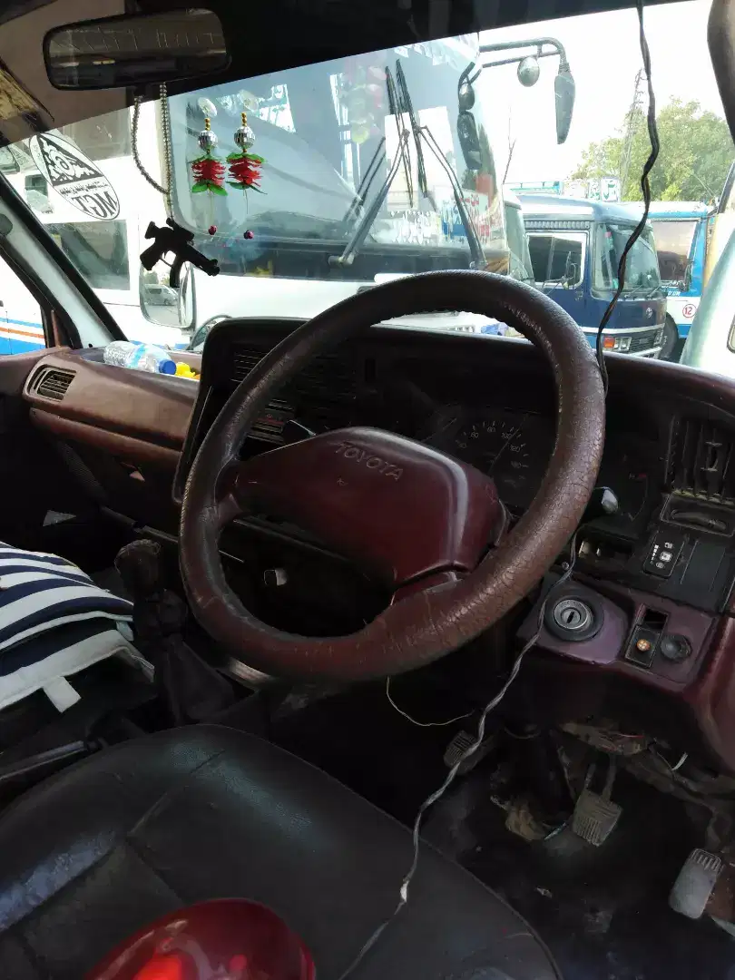 Toyota hiace van for sale in v, good condition