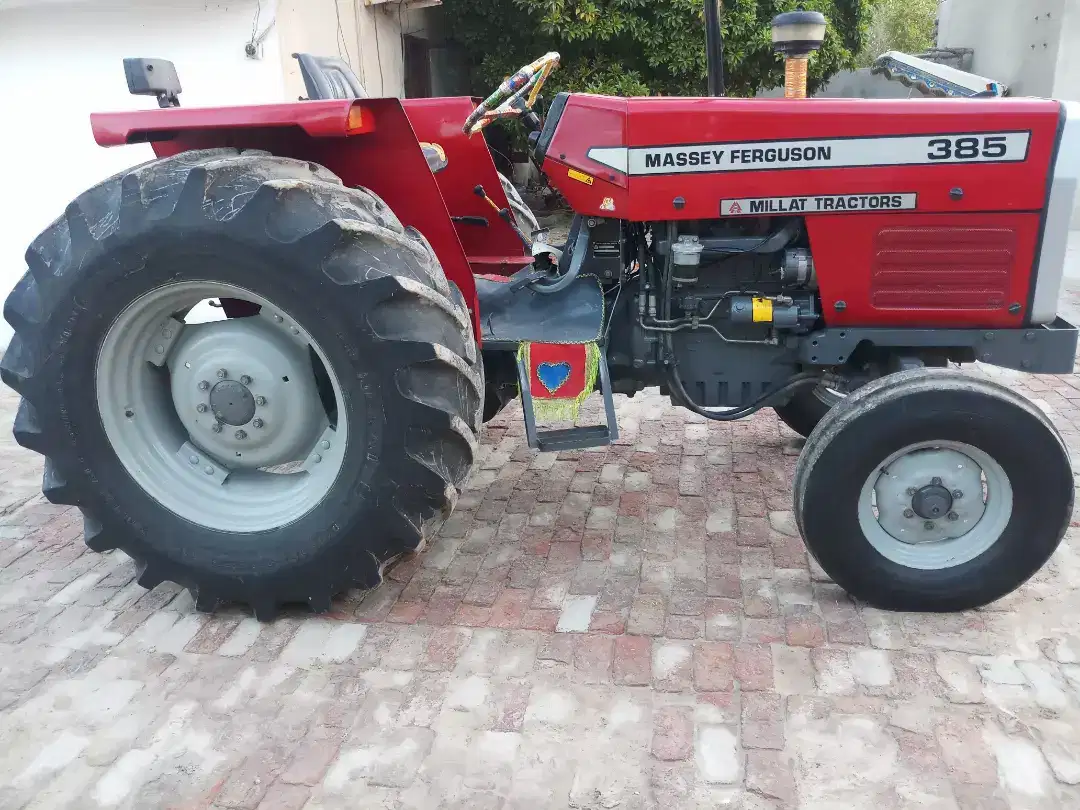 Massey Ferguson 385 for sale in Rahim Yar Khan
