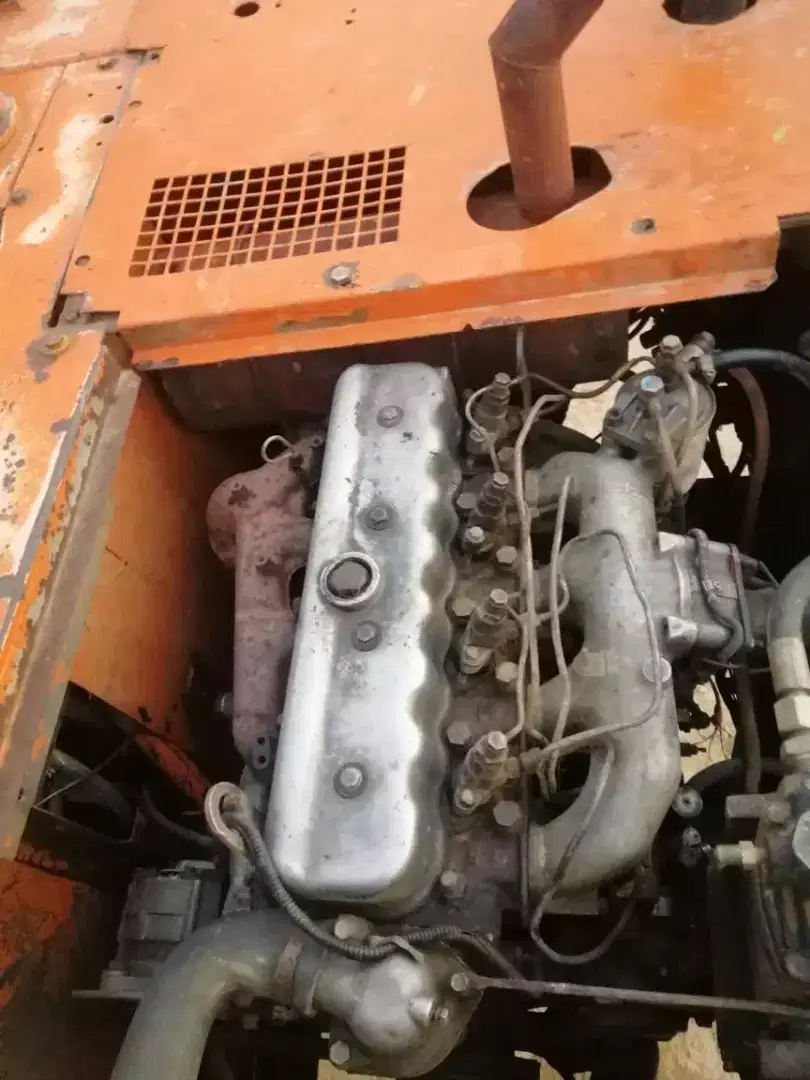 Hitachi 60M Excavator registered in 2006 in Rawalpindi.