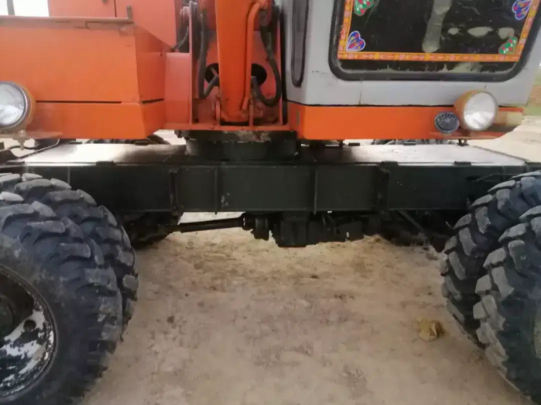 Hitachi 60M Excavator registered in 2006 in Rawalpindi.