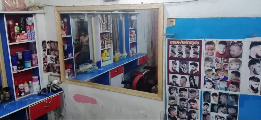Saloon shop keper