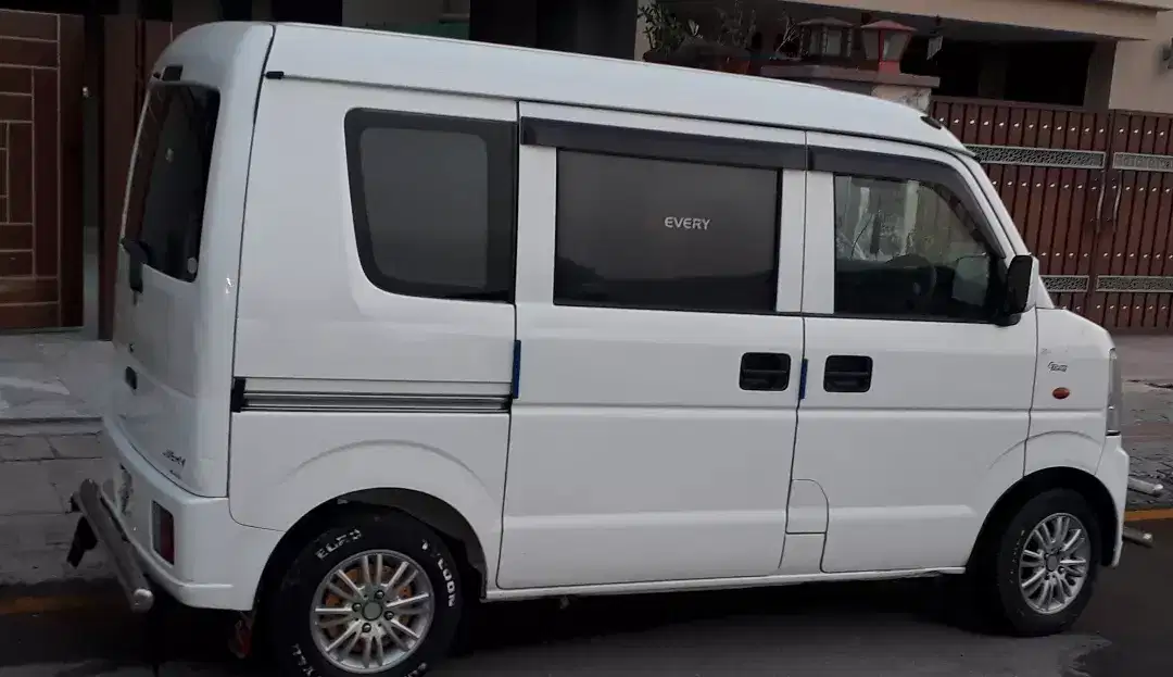 Suzuki every available for rent