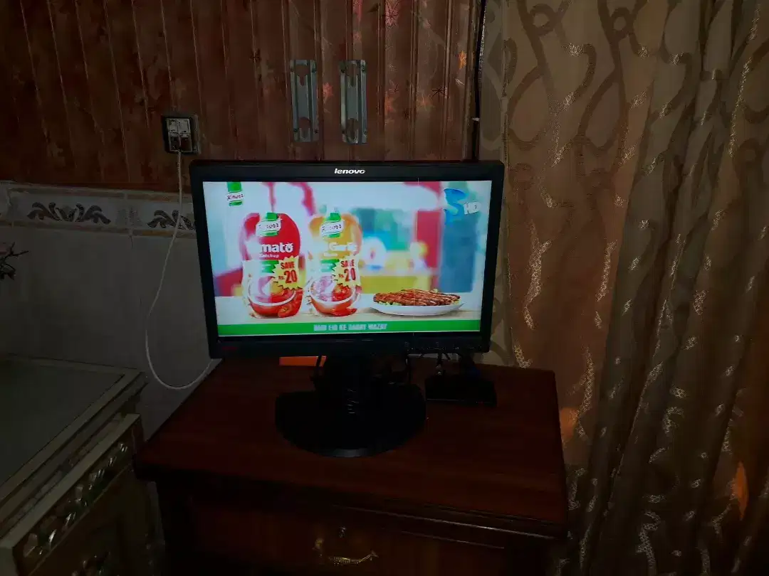 Lcd+tv device dany+ woofers in new condition .read add