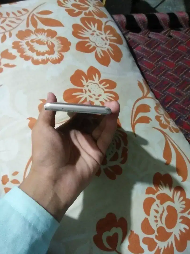Q mobile i6 mobile for sale