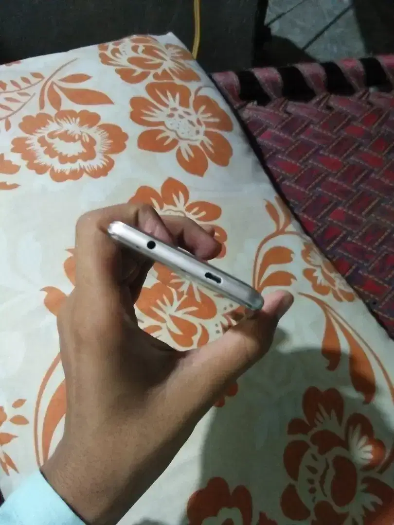 Q mobile i6 mobile for sale