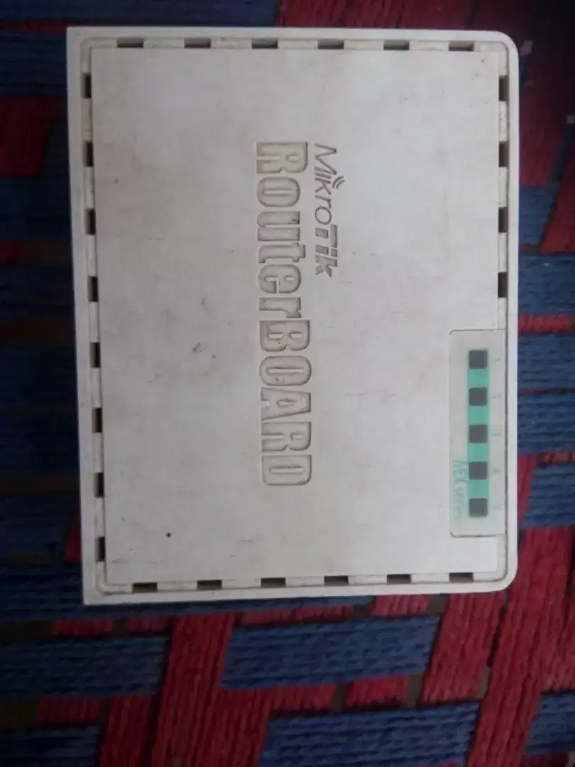 Internet Mikrotik routerboard hex lite rb750r2 foe sale in khanewal