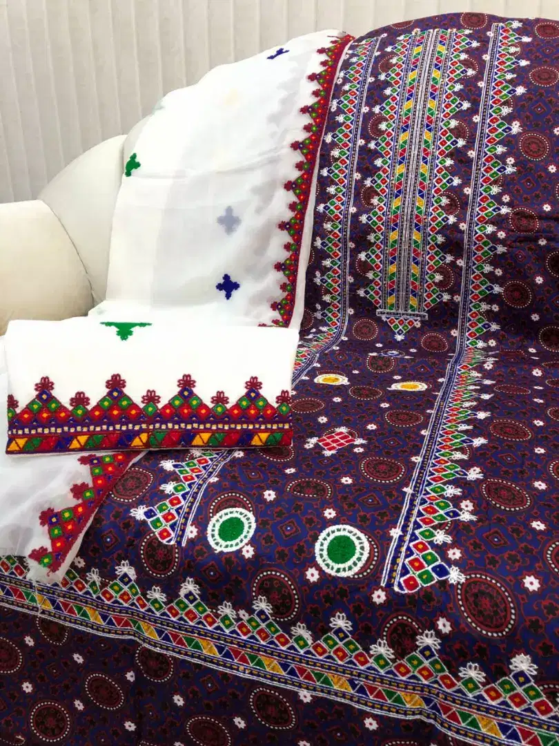3pic suiet lawn for sale in khanewal