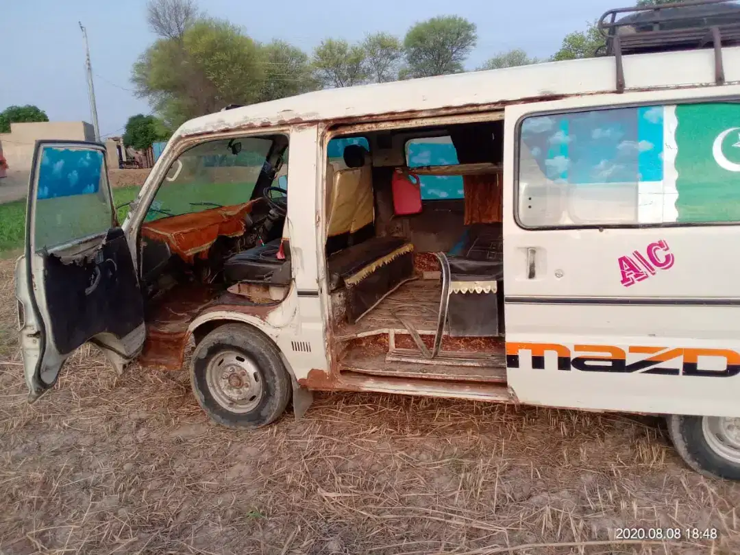 White coloure toyota mazda van 1993 model