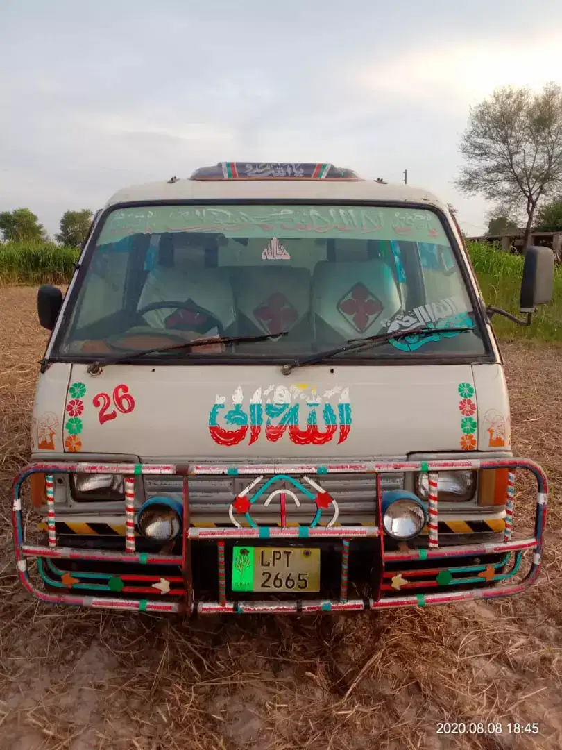 White coloure toyota mazda van 1993 model