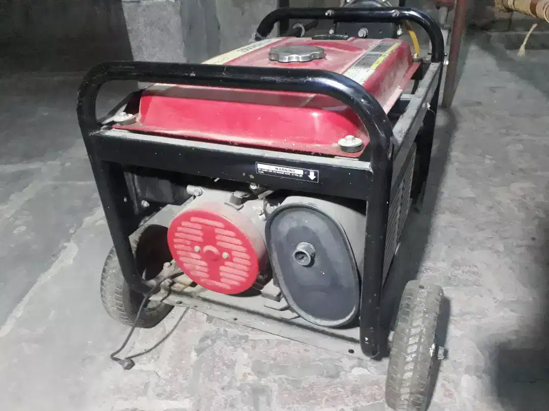 Homage 2.5 kv Gasoline Generator