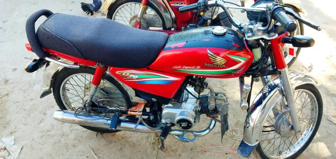 Honda CD70 Available in Good condition for sale in khanewal