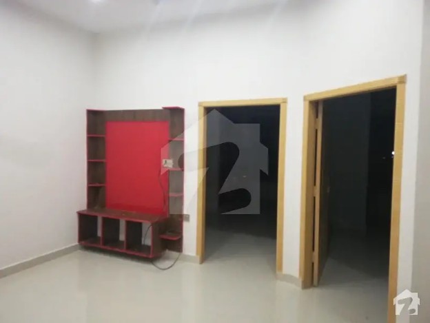 4 Marla 2nd Floor Flat Available For Rent