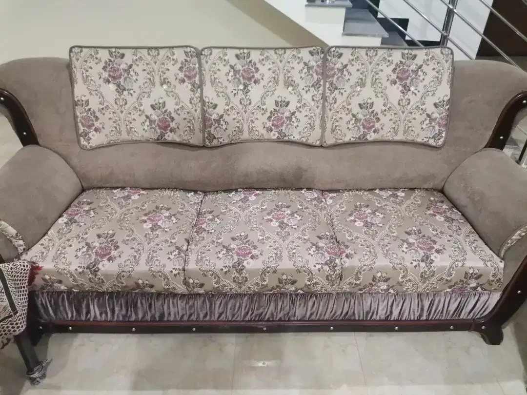 5 seat sofa set available for sale