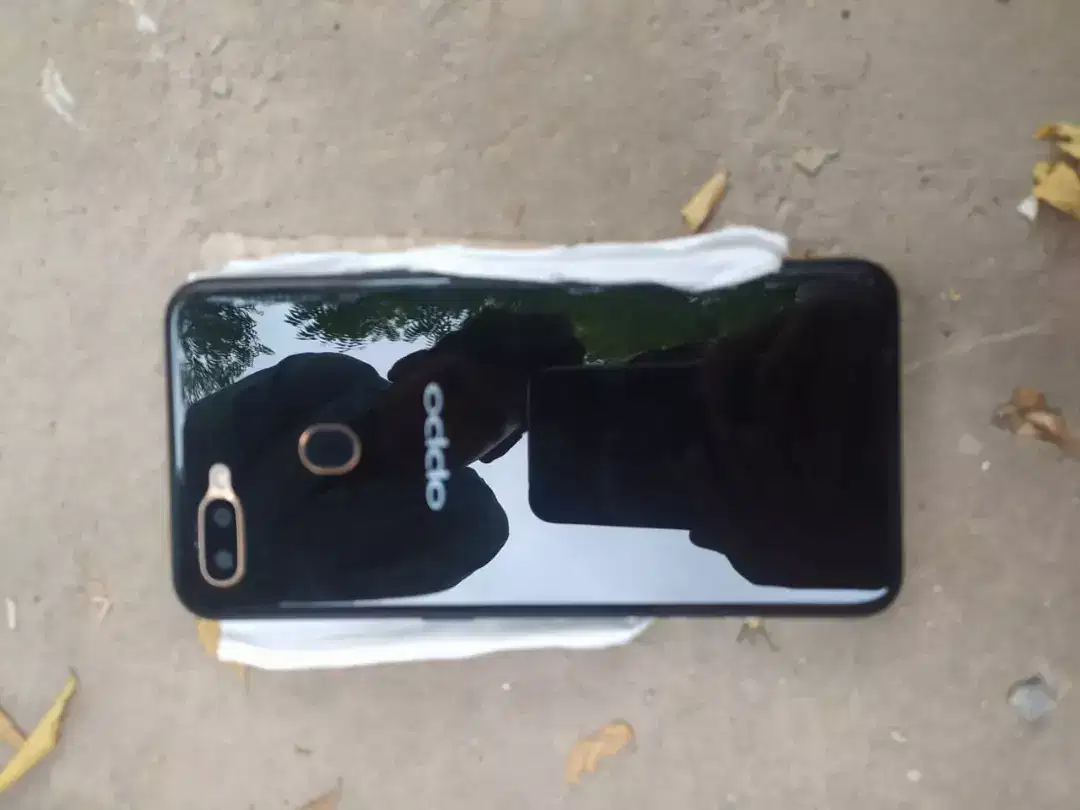Black Oppo A5s for sale
