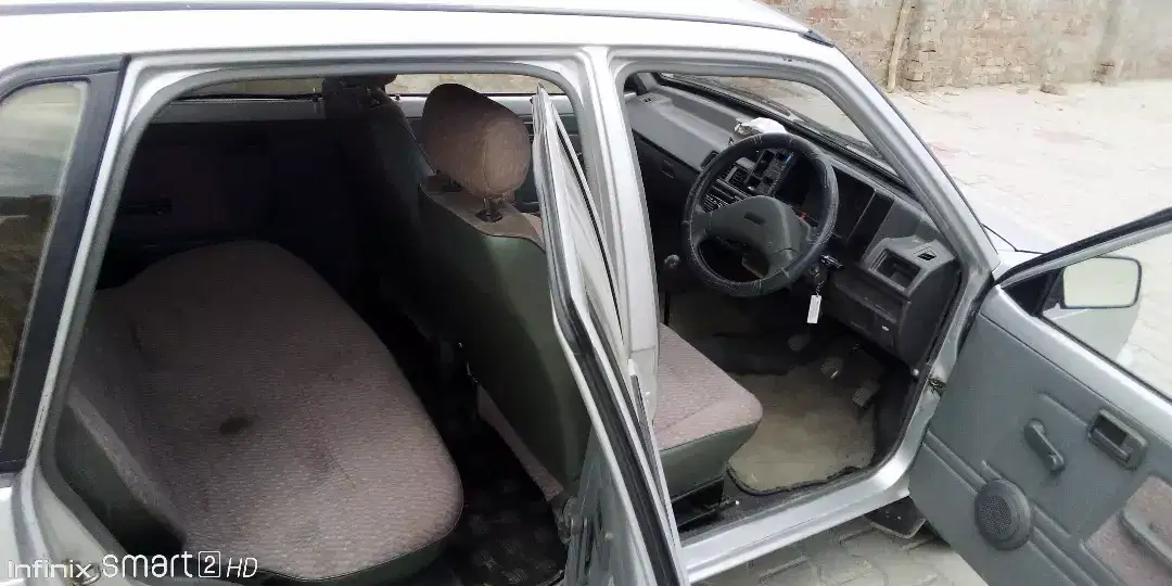 Suzuki mehran VXR 2017 single handed used in urban area to be sale.