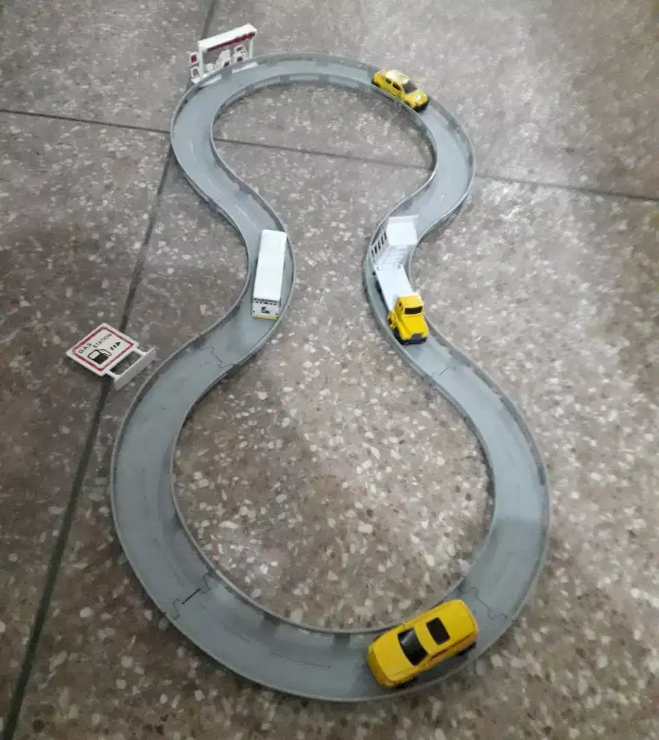 Car track for kids available for sale