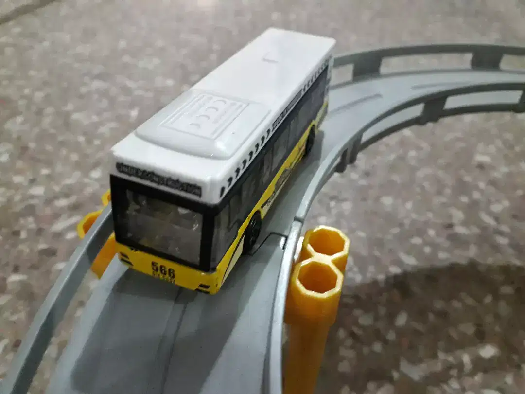 Car track for kids available for sale