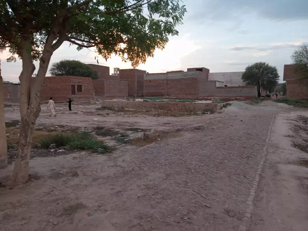 Vip 5 Marla House ha for sale in khanewal