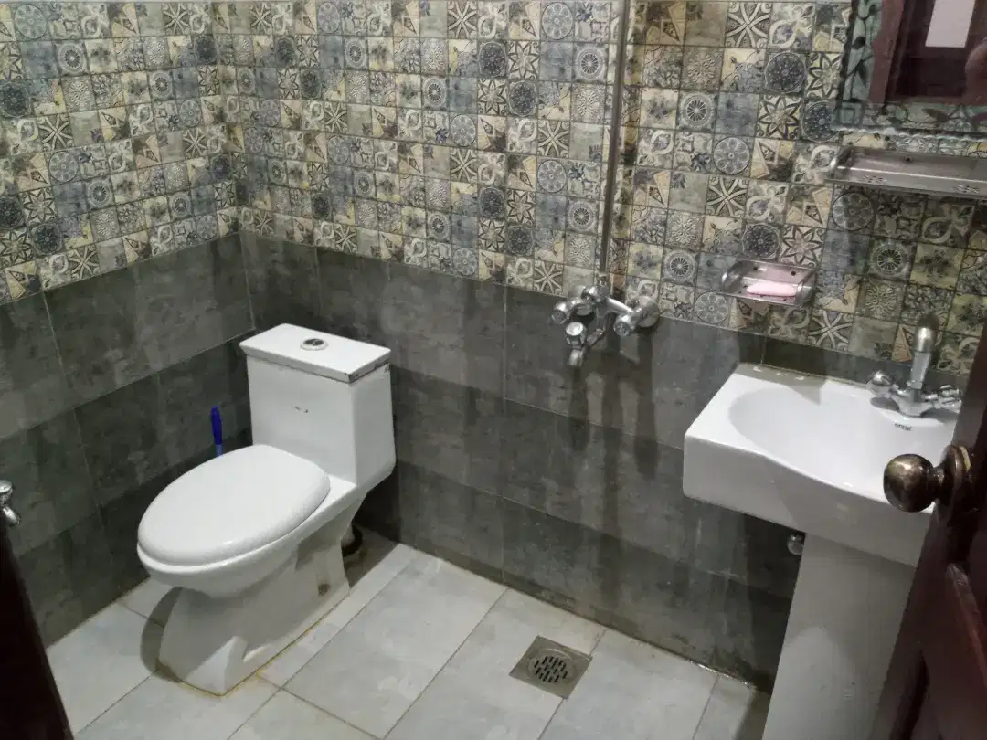 Ghauri town 6.5 marla upper portion for rent