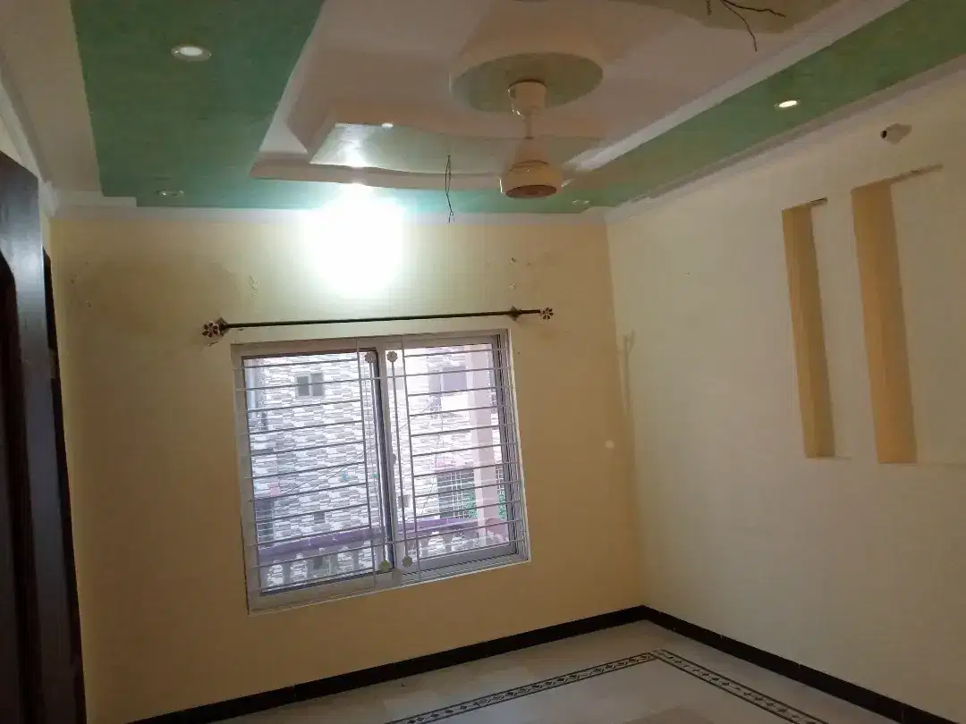 Ghauri town 6.5 marla upper portion for rent