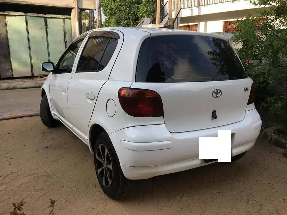 toyota vitz 2002 available on easy installments
