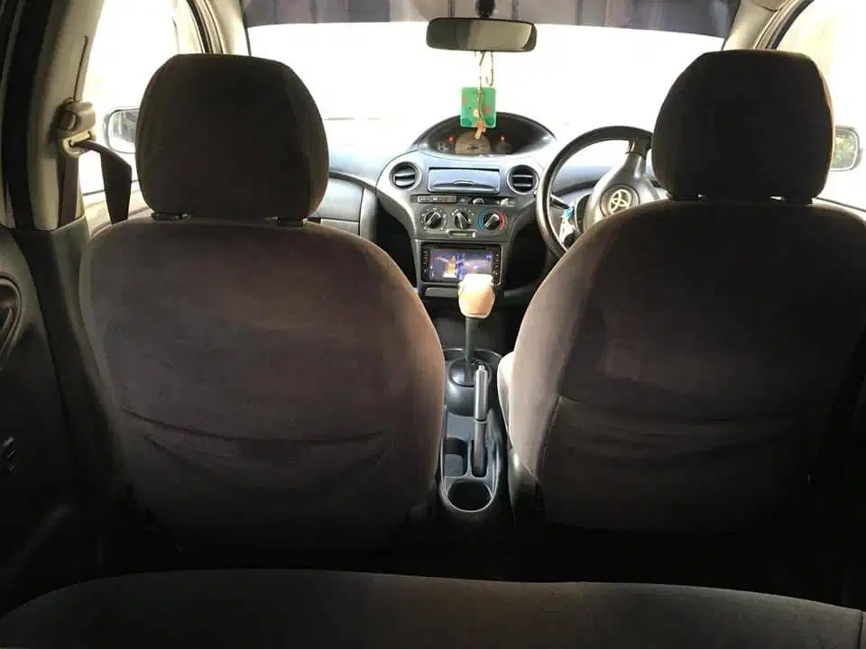 toyota vitz 2002 available on easy installments