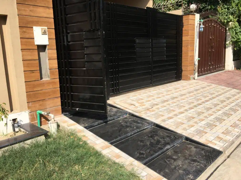 7 MARLA HOUSE FOR SALE IN NAWAB TOWN NEAR BEACONHOUSE SCHOOL