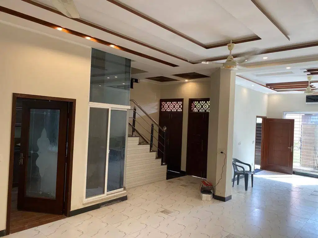 7 MARLA HOUSE FOR SALE IN NAWAB TOWN NEAR BEACONHOUSE SCHOOL