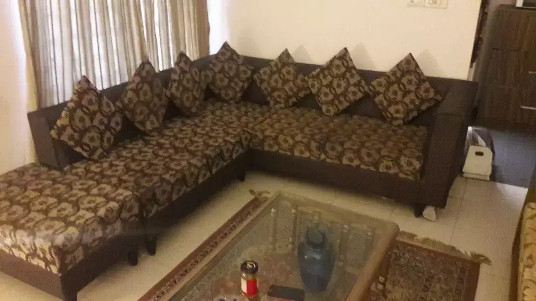 L-shape 7 seater sofa excellent condition available for sale