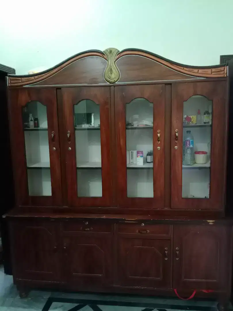 Crockery Almrihe Aur Dressing For Sale