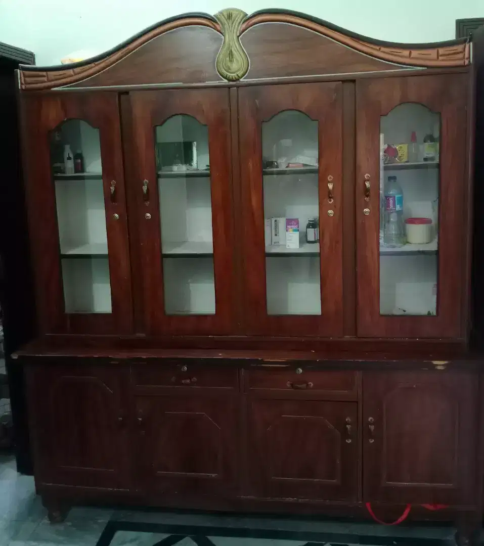 Crockery Almrihe Aur Dressing For Sale