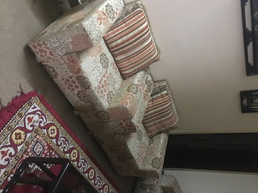 Five seater sofa with 2 chairs’pirah’s