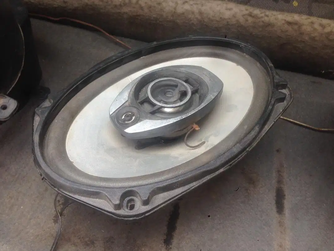 Pioneer speakers set available for sale