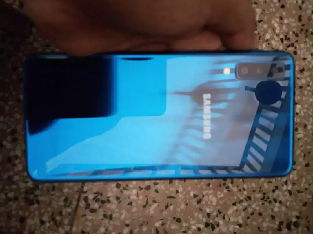 Samsung a7 read ad last 20 hai