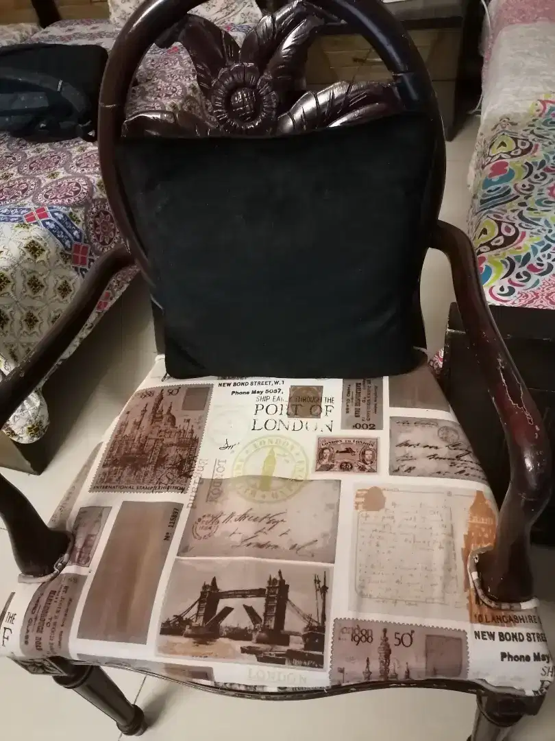 Slightly used 5seater sofa in excellent condition and two chairs