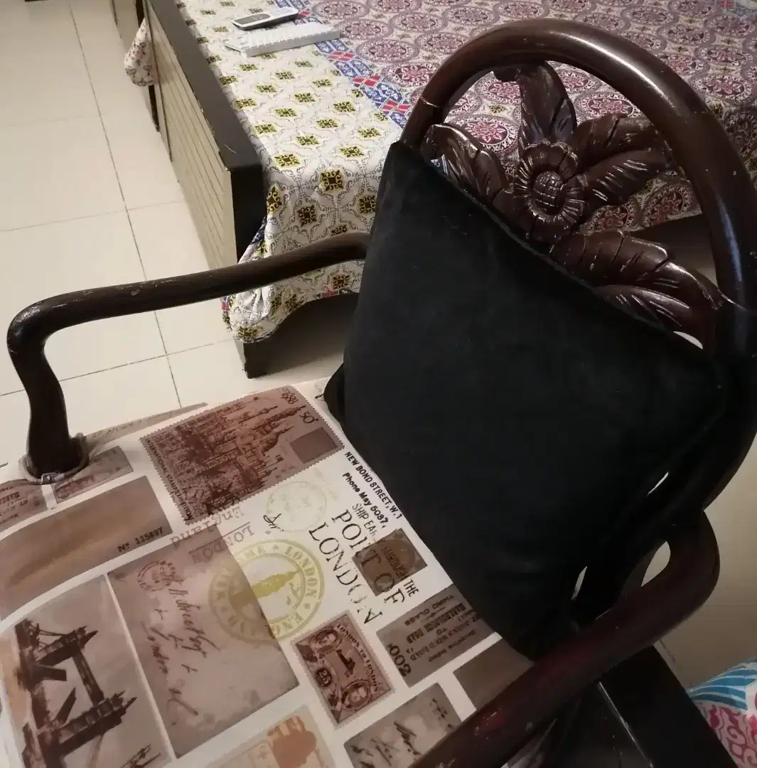 Slightly used 5seater sofa in excellent condition and two chairs
