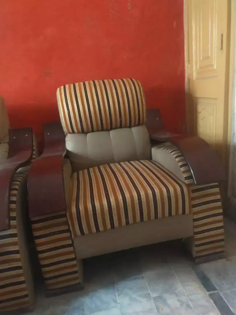 sofa sett sale urgent