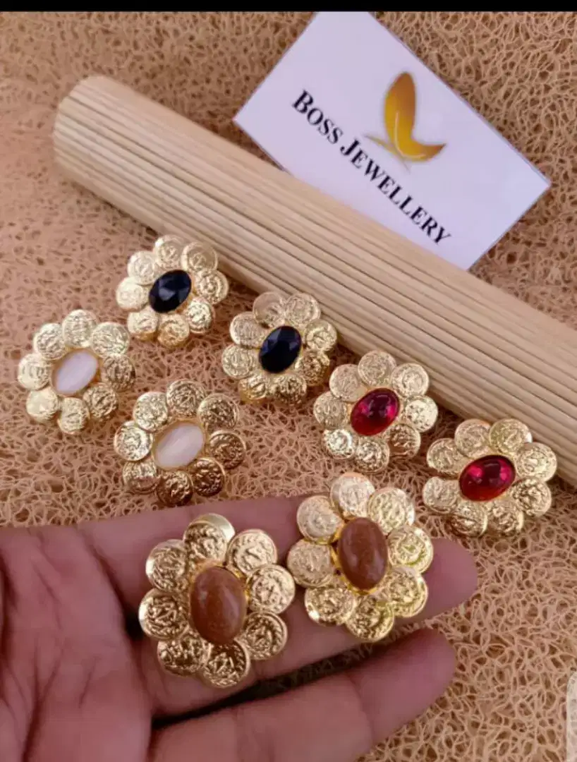 Beautiful design ear tops available for sale in karachi