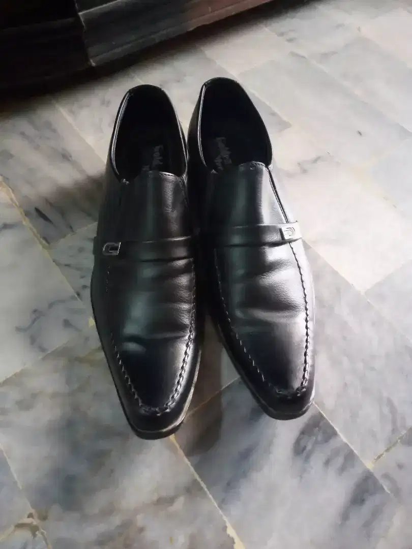 Golden merry shoes available for sale in cheap price