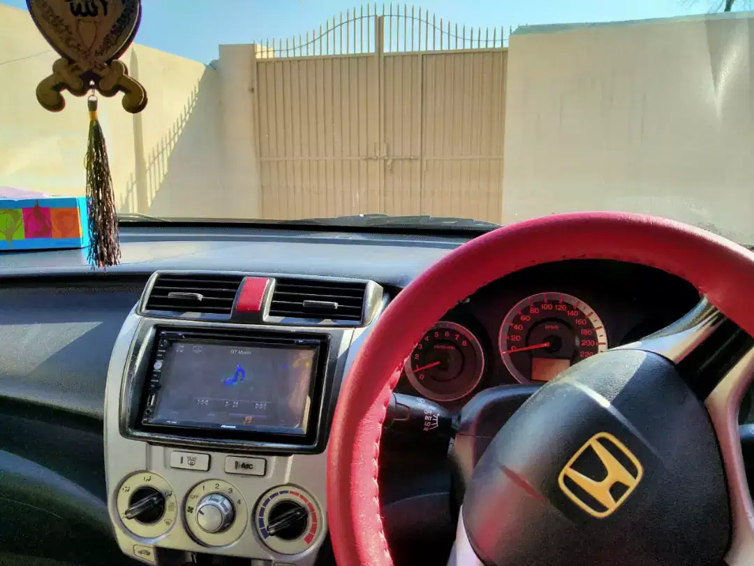 White Honda City IVTEC Genuine Car for sale in khanewal