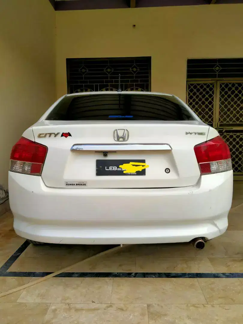 White Honda City IVTEC Genuine Car for sale in khanewal