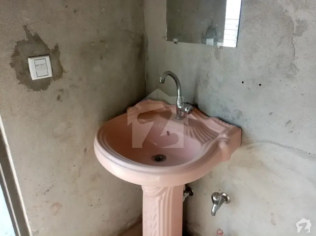 Triple Storey Beautiful Commercial Building Second Floor Flat Available For Rent